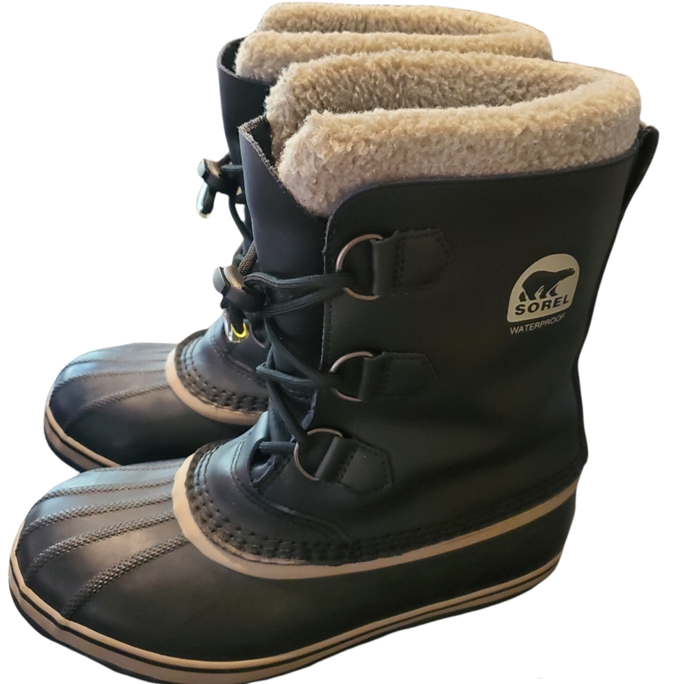 Sorel snow boots size 6